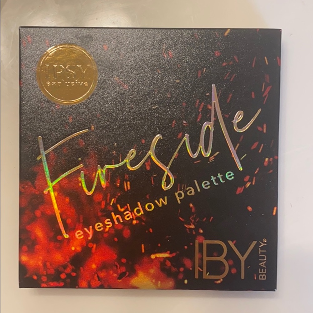 Brand new eyeshadow pallet.